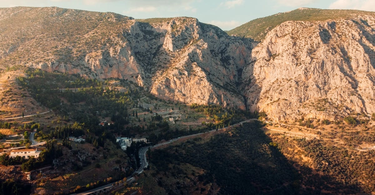 Геологические мотивы в слот-игре Zeus vs Hades от Олимпа до недр