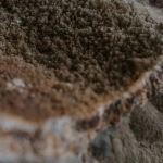 Геологические процессы кристаллизации и случайные образования минералов